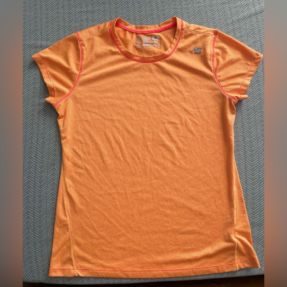 Women’s New Balance LightningDry Shirt M